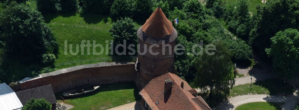 Plau am See von oben - Burganlage der Veste Plauer Burg am Burgplatz in Plau am See im Bundesland Mecklenburg-Vorpommern