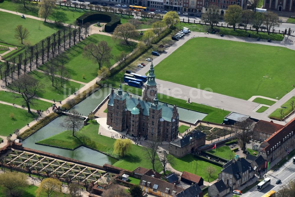 Kopenhagen aus der Vogelperspektive: Burganlage der Veste Rosenborg Castle Oster Voldgade in Kopenhagen in , Dänemark