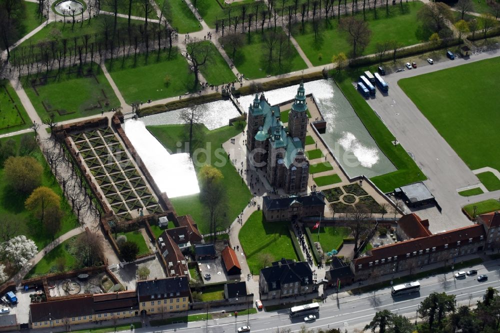 Kopenhagen von oben - Burganlage der Veste Rosenborg Castle Oster Voldgade in Kopenhagen in , Dänemark