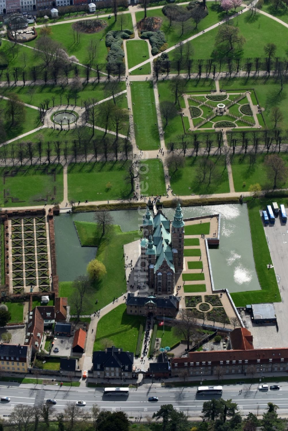 Kopenhagen aus der Vogelperspektive: Burganlage der Veste Rosenborg Castle Oster Voldgade in Kopenhagen in , Dänemark