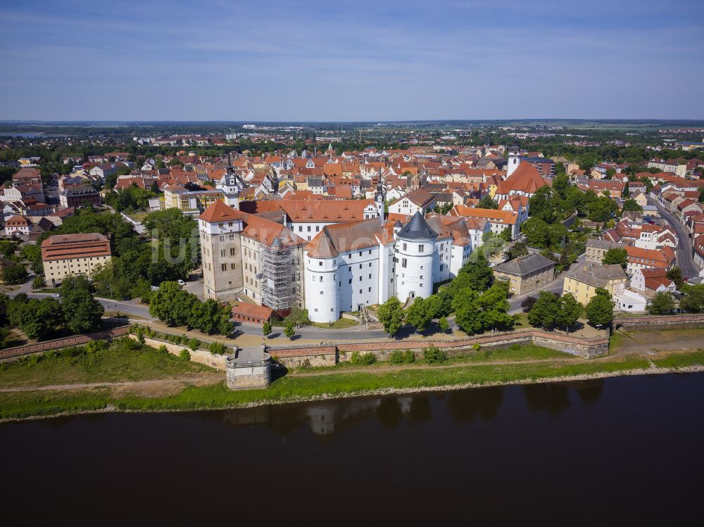 Luftbild Torgau - Burganlage der Veste Schloß und Schlosskirche Hartenfels in Torgau im Bundesland Sachsen