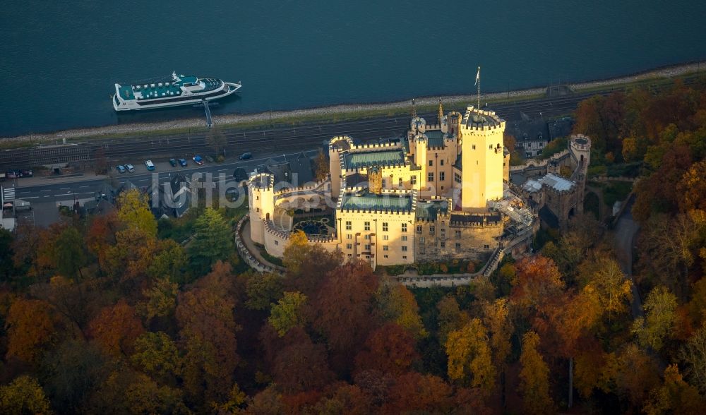 Koblenz von oben - Burganlage der Veste Schloss Stolzenfels in Koblenz im Bundesland Rheinland-Pfalz