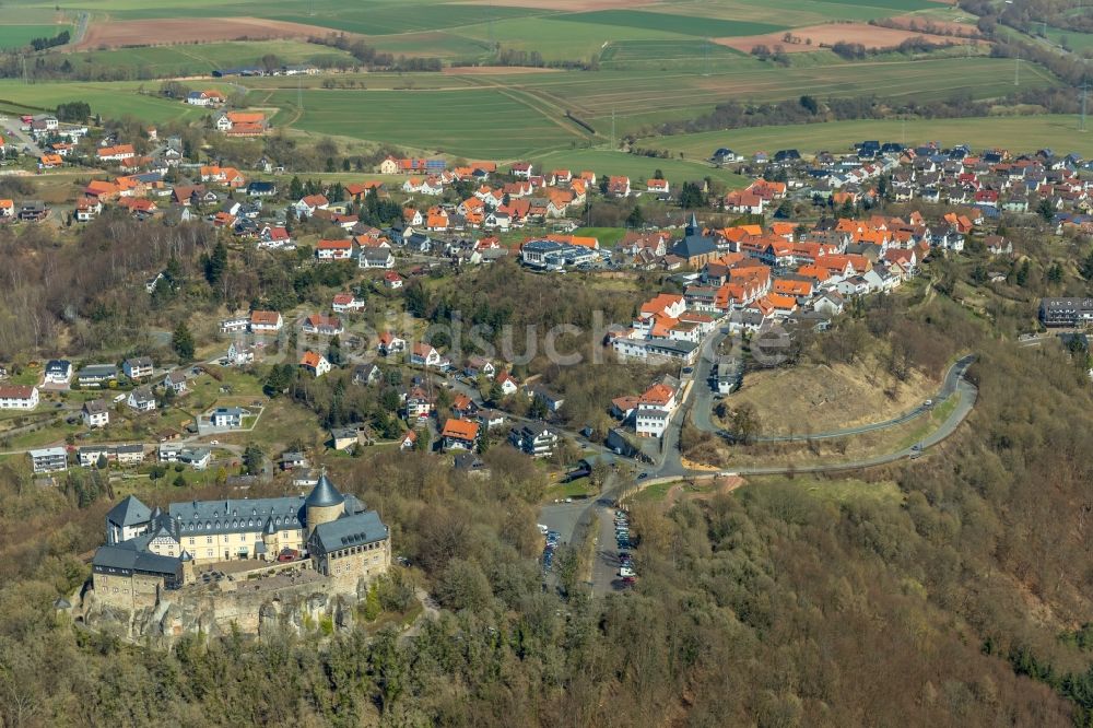 Waldeck aus der Vogelperspektive: Burganlage der Veste Schloss Waldeck an der Schloßstraße in Waldeck im Bundesland Hessen, Deutschland