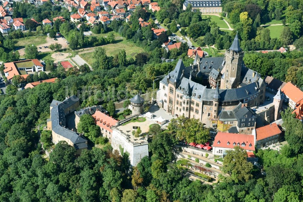 Luftbild Wernigerode - Burganlage der Veste - Schloss Wernigerode in Wernigerode im Bundesland Sachsen-Anhalt, Deutschland