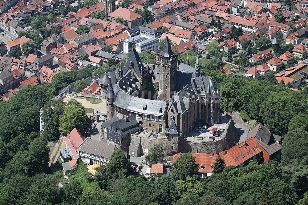 Luftaufnahme Wernigerode - Burganlage der Veste - Schloss Wernigerode in Wernigerode im Bundesland Sachsen-Anhalt, Deutschland