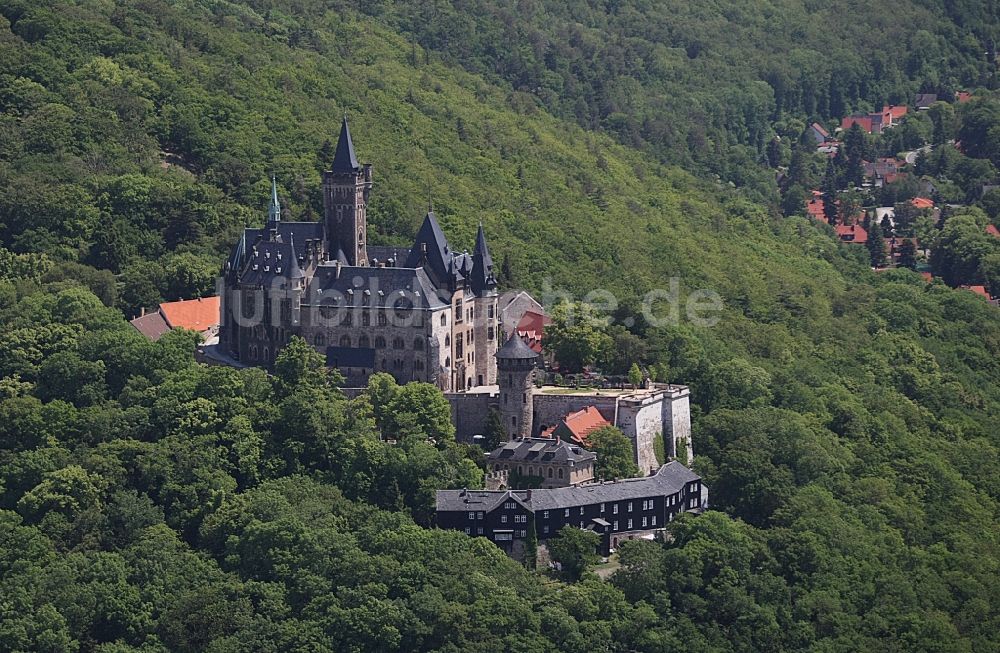 Luftaufnahme Wernigerode - Burganlage der Veste - Schloss Wernigerode in Wernigerode im Bundesland Sachsen-Anhalt, Deutschland