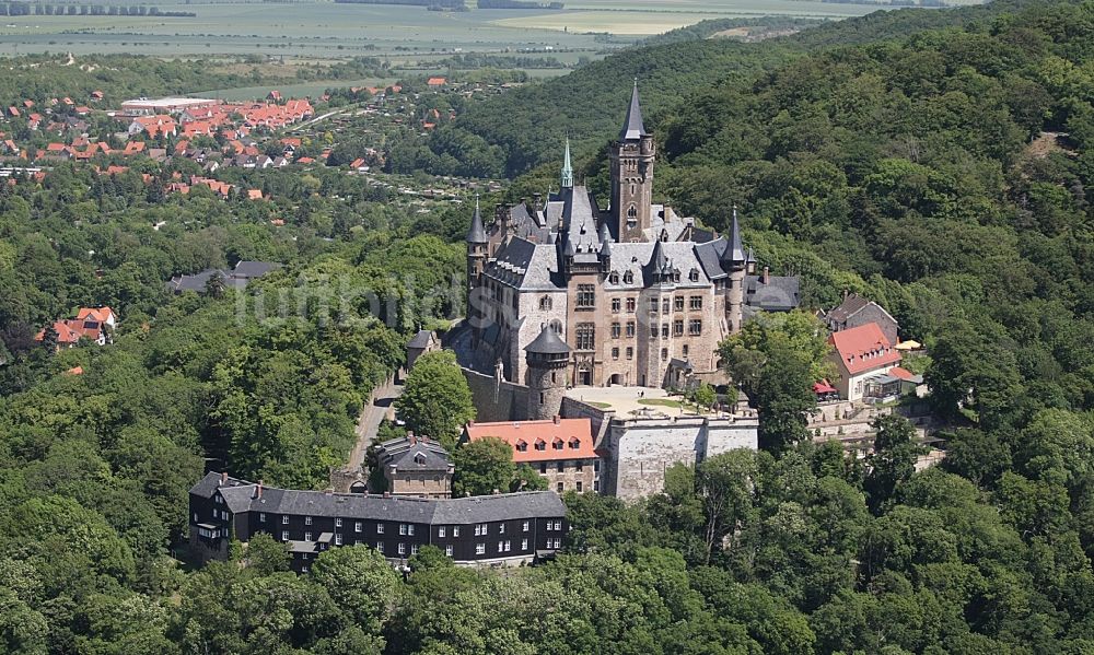 Luftbild Wernigerode - Burganlage der Veste - Schloss Wernigerode in Wernigerode im Bundesland Sachsen-Anhalt, Deutschland