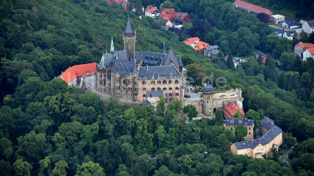 Luftaufnahme Wernigerode - Burganlage der Veste - Schloss Wernigerode in Wernigerode im Bundesland Sachsen-Anhalt, Deutschland