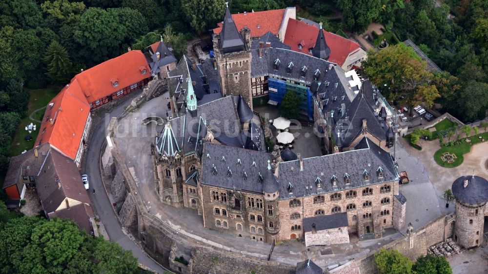 Luftbild Wernigerode - Burganlage der Veste - Schloss Wernigerode in Wernigerode im Bundesland Sachsen-Anhalt, Deutschland