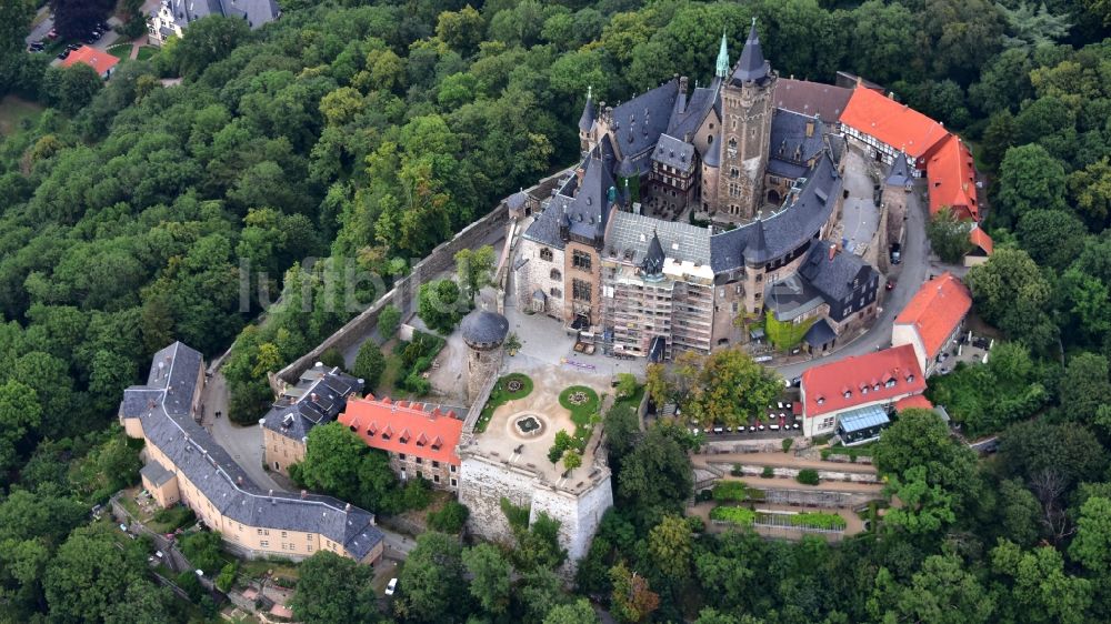 Wernigerode aus der Vogelperspektive: Burganlage der Veste - Schloss Wernigerode in Wernigerode im Bundesland Sachsen-Anhalt, Deutschland