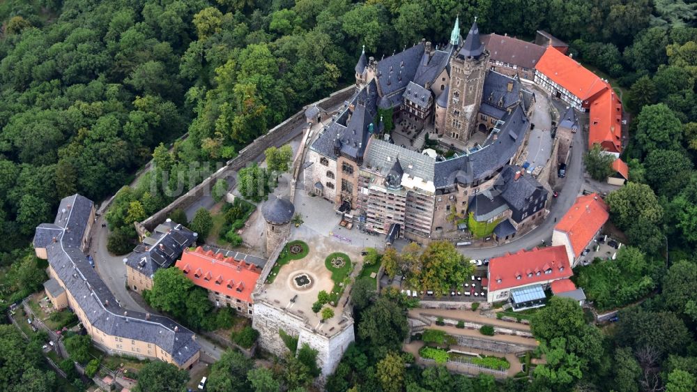 Luftaufnahme Wernigerode - Burganlage der Veste - Schloss Wernigerode in Wernigerode im Bundesland Sachsen-Anhalt, Deutschland