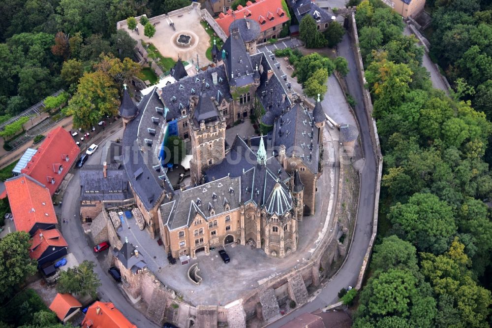 Luftaufnahme Wernigerode - Burganlage der Veste - Schloss Wernigerode in Wernigerode im Bundesland Sachsen-Anhalt, Deutschland