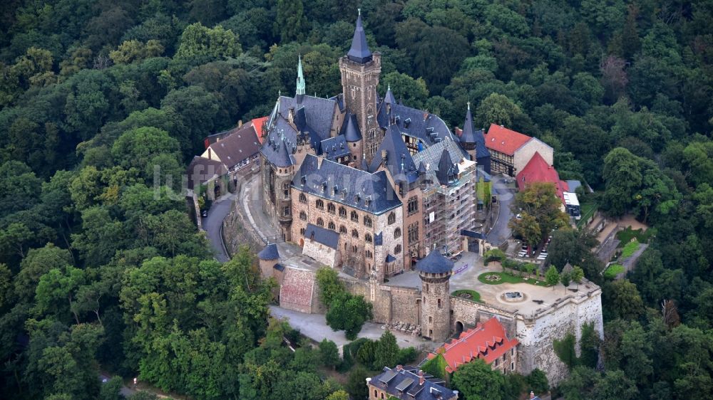 Luftbild Wernigerode - Burganlage der Veste - Schloss Wernigerode in Wernigerode im Bundesland Sachsen-Anhalt, Deutschland