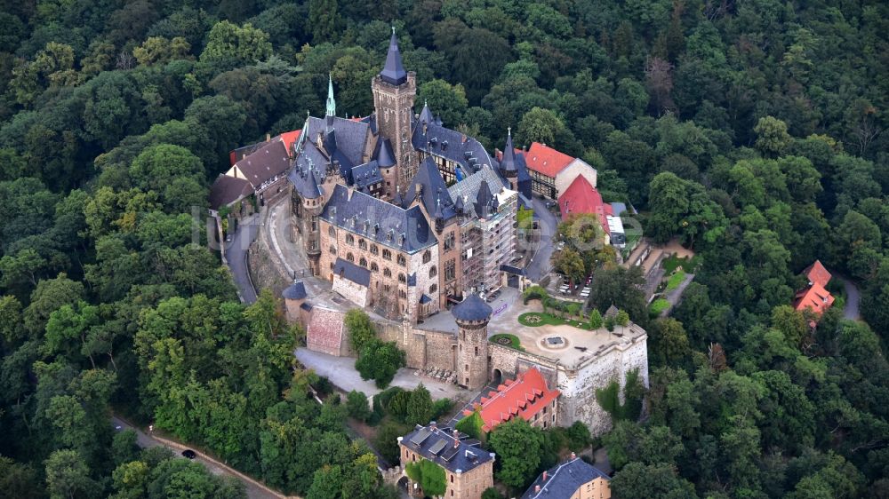 Luftaufnahme Wernigerode - Burganlage der Veste - Schloss Wernigerode in Wernigerode im Bundesland Sachsen-Anhalt, Deutschland