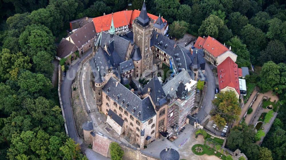 Luftbild Wernigerode - Burganlage der Veste - Schloss Wernigerode in Wernigerode im Bundesland Sachsen-Anhalt, Deutschland