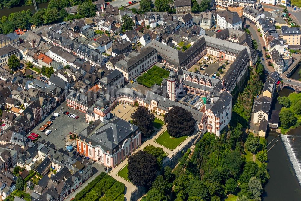 Luftbild Weilburg - Burganlage der Veste am Schloßplatz in Weilburg im Bundesland Hessen