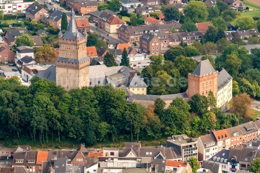 Luftbild Kleve - Burganlage der Veste Schwanenburg am Schloßberg in Kleve im Bundesland Nordrhein-Westfalen, Deutschland