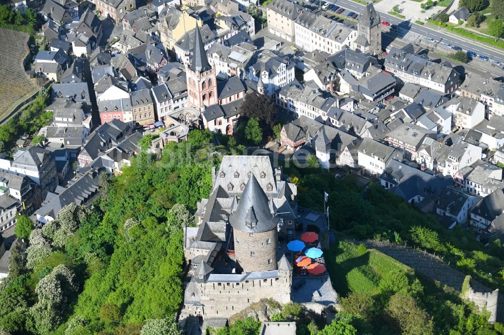 Bacharach aus der Vogelperspektive: Burganlage der Veste Stahleck in Bacharach im Bundesland Rheinland-Pfalz, Deutschland