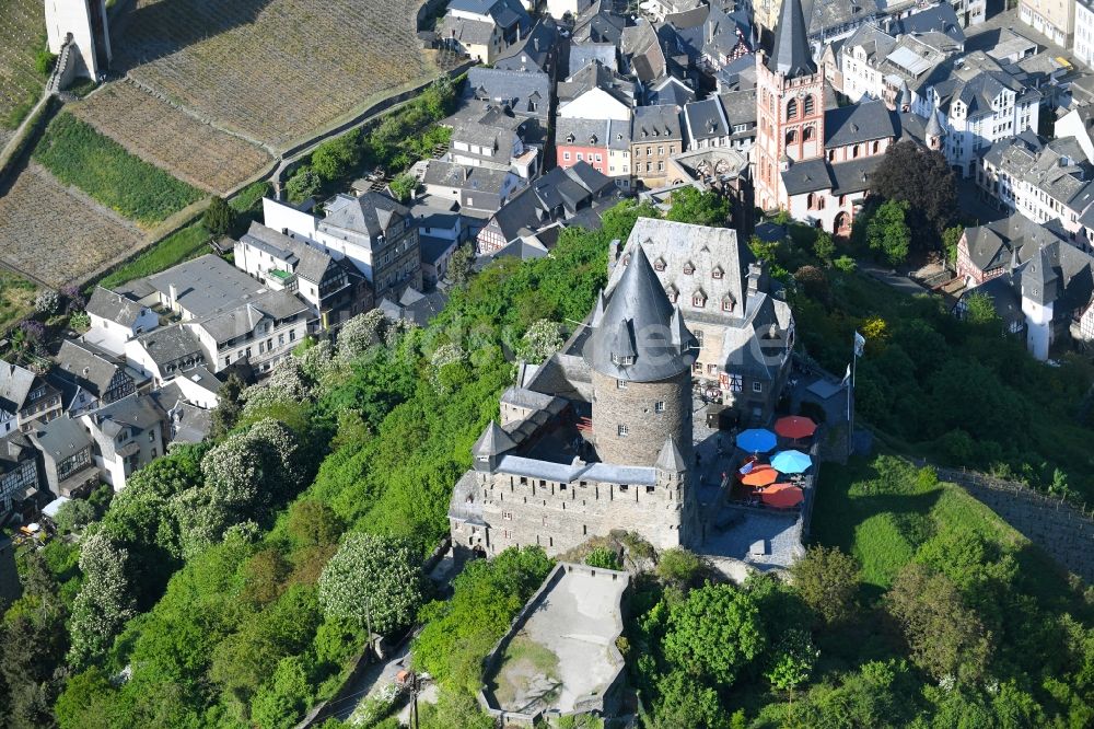 Luftbild Bacharach - Burganlage der Veste Stahleck in Bacharach im Bundesland Rheinland-Pfalz, Deutschland