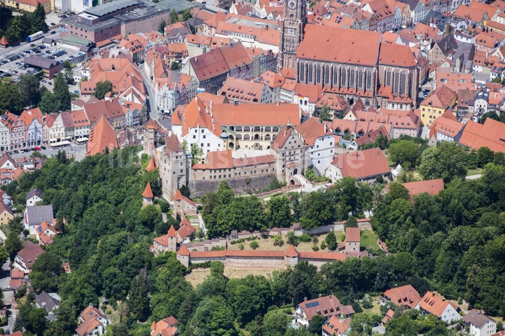 Luftbild Landshut - Burganlage der Veste Trausnitz im Ortsteil Trausnitz in Landshut im Bundesland Bayern, Deutschland