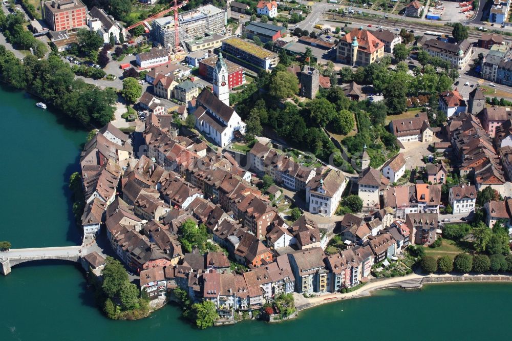 Laufenburg von oben - Burganlage der Veste am Ufer des Rhein in Laufenburg in Schweiz