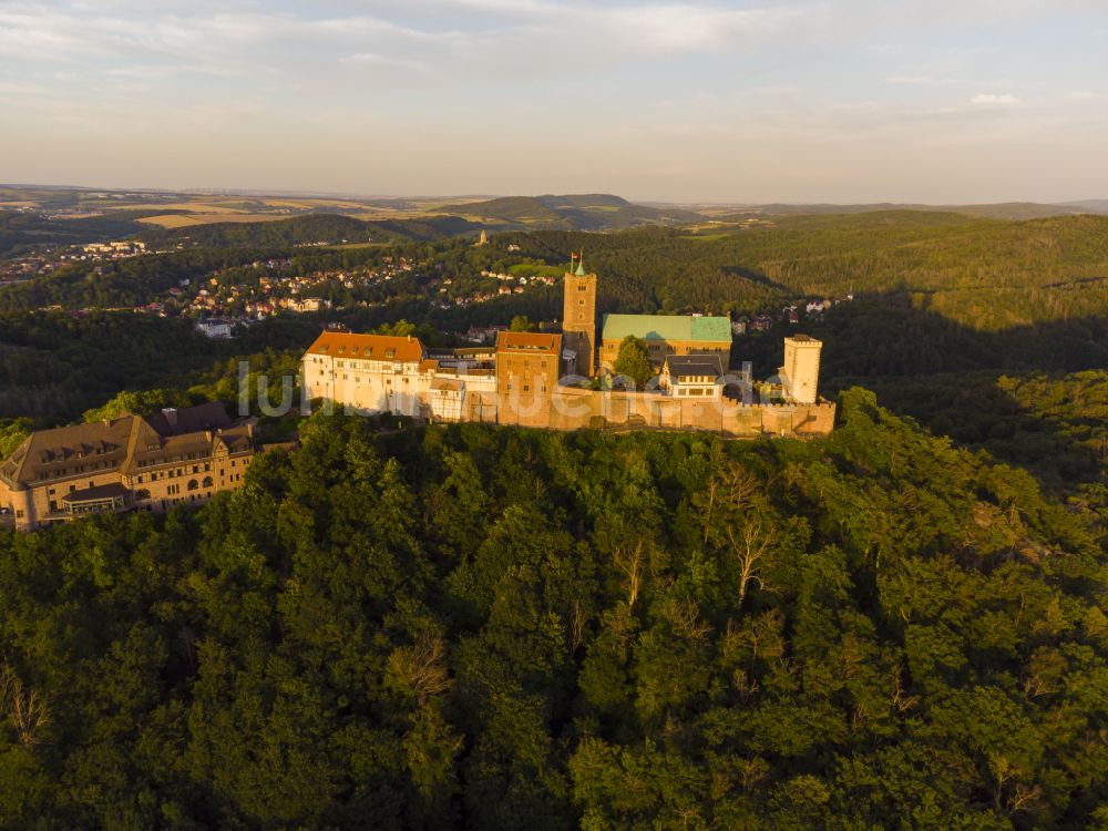 Eisenach aus der Vogelperspektive: Burganlage der Veste Wartburg in Eisenach im Bundesland Thüringen, Deutschland