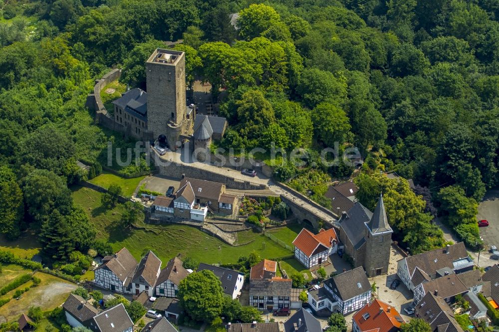 Hattingen aus der Vogelperspektive: Burganlage der Veste mit Wehrturm Blankenstein in Hattingen im Bundesland Nordrhein-Westfalen