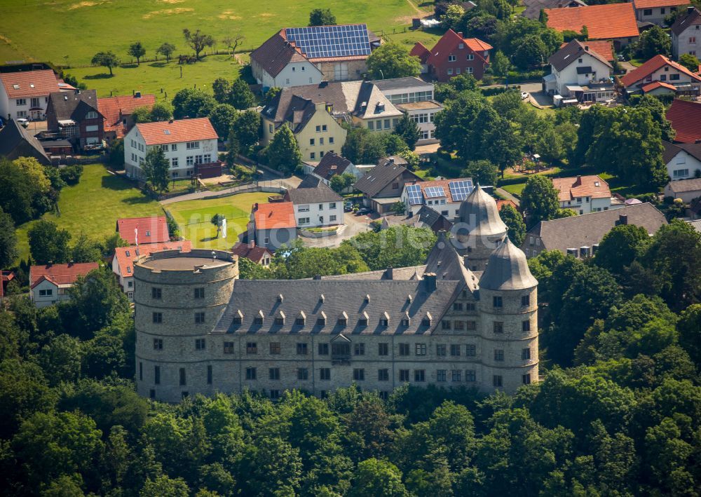 Luftaufnahme Büren - Burganlage der Veste Wewelsburg am Burgwall in Büren im Bundesland Nordrhein-Westfalen