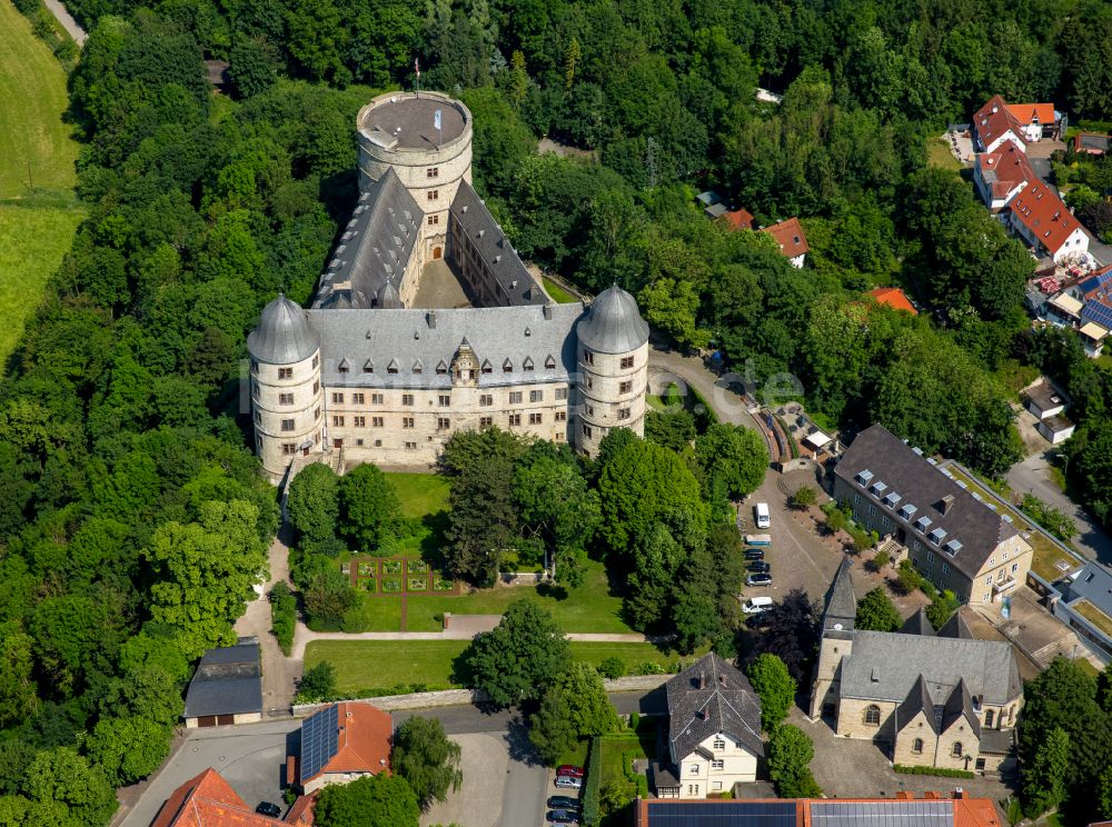 Büren von oben - Burganlage der Veste Wewelsburg am Burgwall in Büren im Bundesland Nordrhein-Westfalen