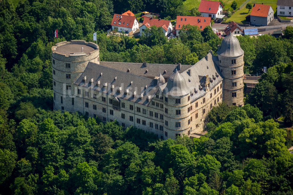 Büren aus der Vogelperspektive: Burganlage der Veste Wewelsburg am Burgwall in Büren im Bundesland Nordrhein-Westfalen