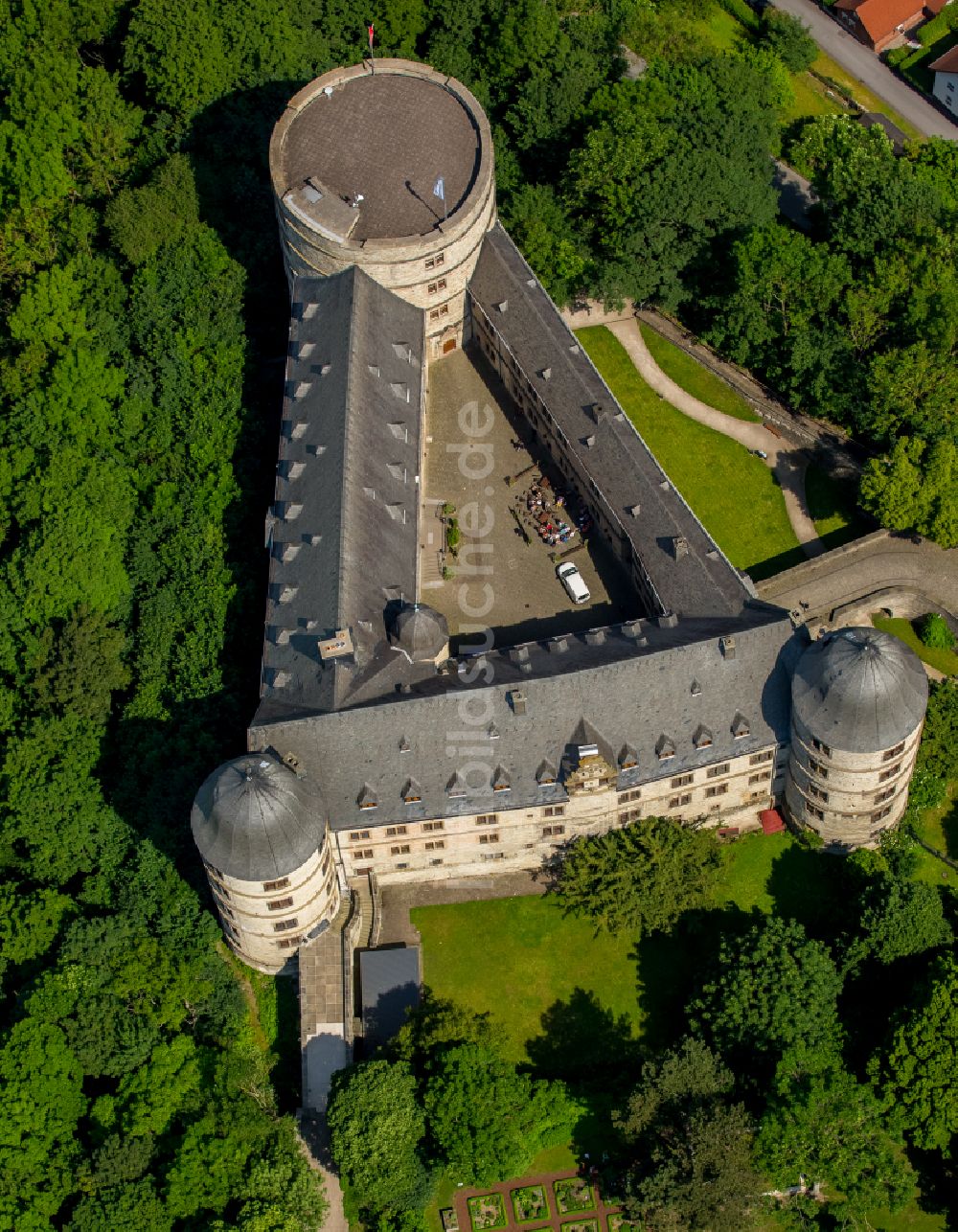 Luftaufnahme Büren - Burganlage der Veste Wewelsburg am Burgwall in Büren im Bundesland Nordrhein-Westfalen