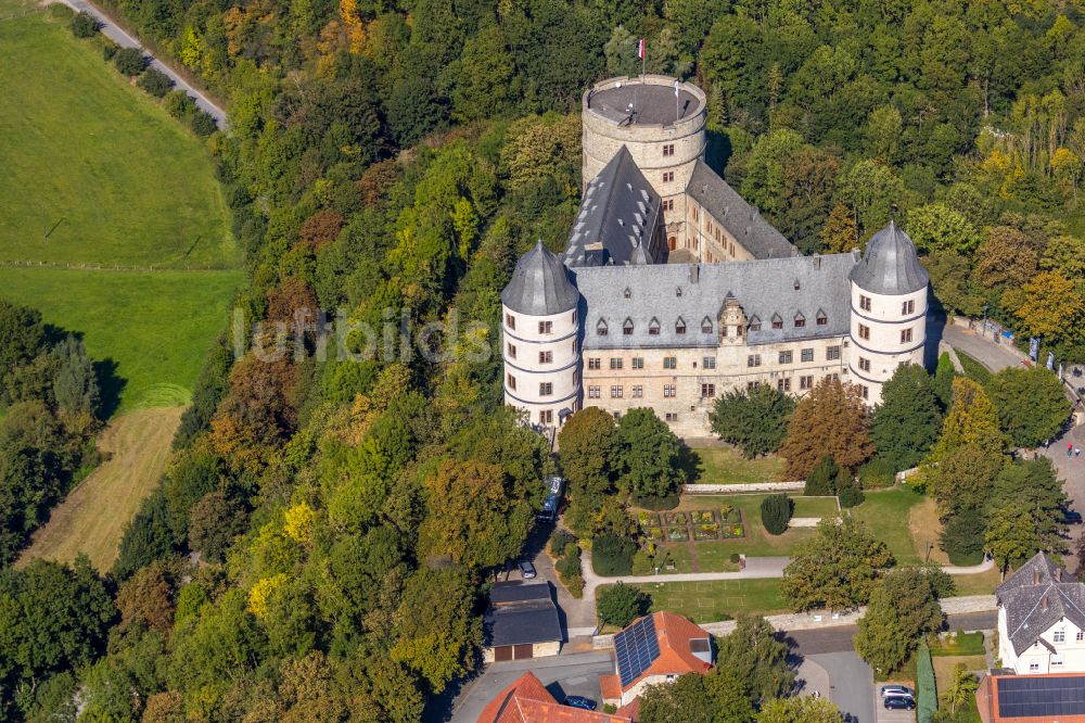 Büren aus der Vogelperspektive: Burganlage der Veste Wewelsburg am Burgwall in Büren im Bundesland Nordrhein-Westfalen