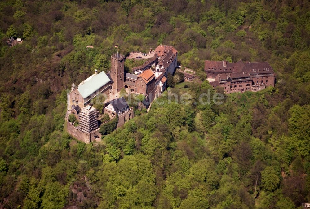 Eisenach aus der Vogelperspektive: Burganlage der Wartburg in Eisenach im Bundesland Thüringen