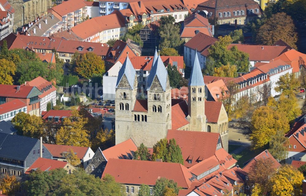 Luftbild Halberstadt - Burgartige Liebfrauenkirche in der Altstadt von Halberstadt im Bundesland Sachsen-Anhalt