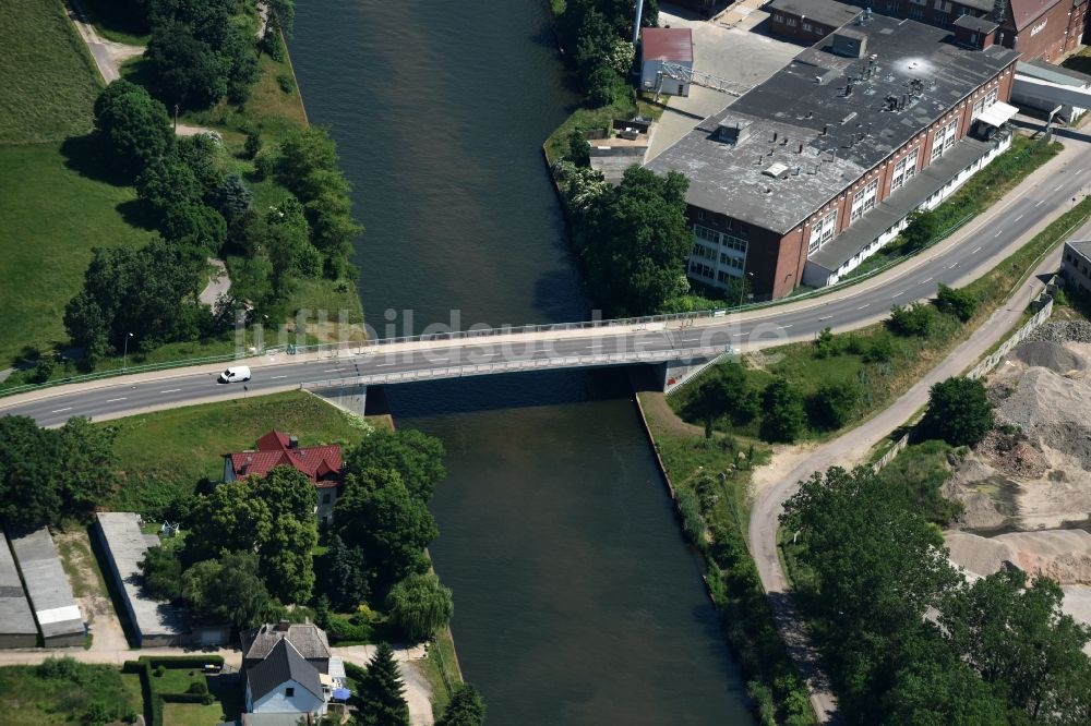 Luftaufnahme Burg - Burger Brücke über den Elbe-Havel-Kanal in Burg im Bundesland Sachsen-Anhalt