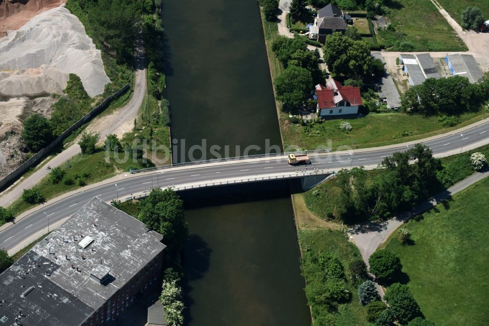 Burg von oben - Burger Brücke über den Elbe-Havel-Kanal in Burg im Bundesland Sachsen-Anhalt