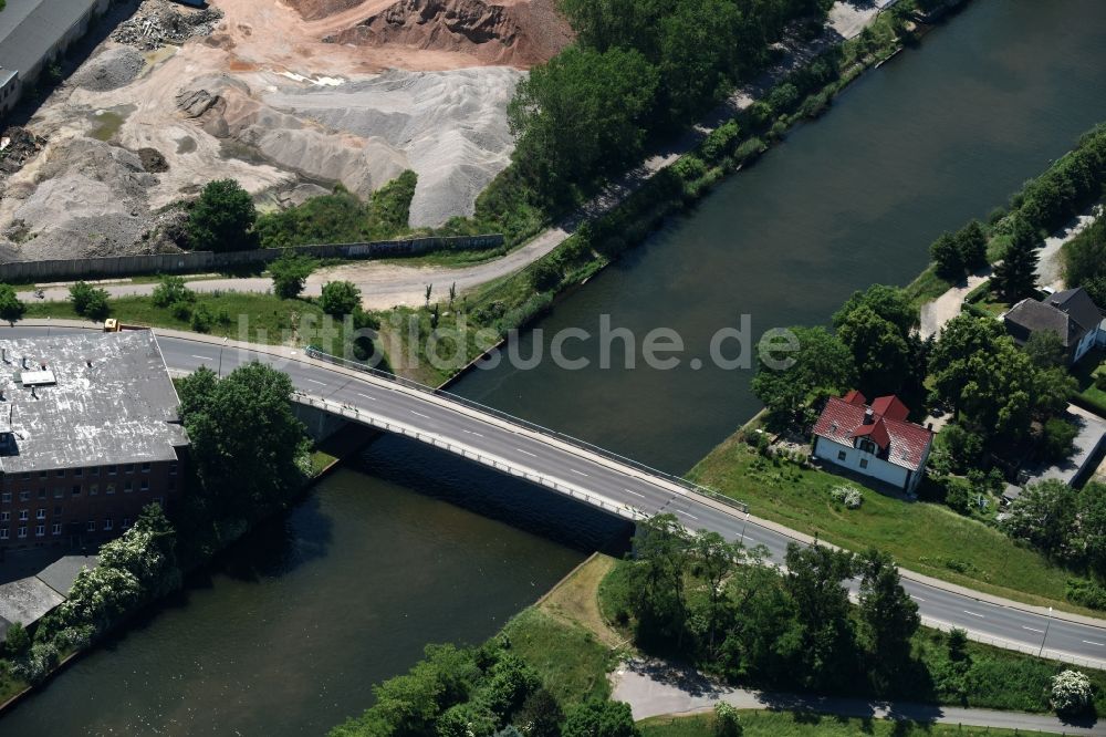 Luftbild Burg - Burger Brücke über den Elbe-Havel-Kanal in Burg im Bundesland Sachsen-Anhalt