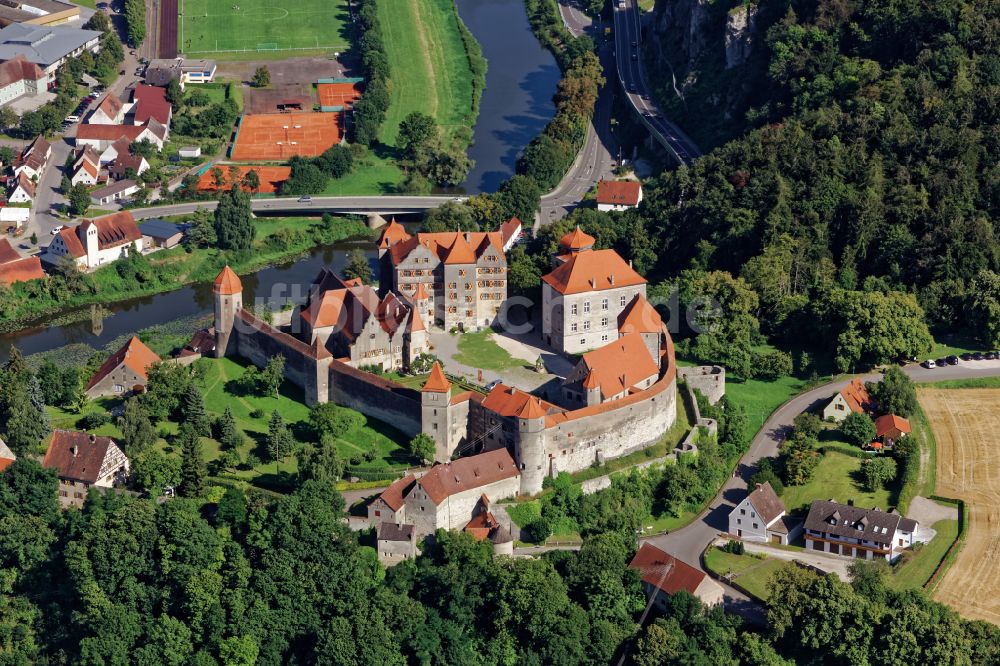 Luftaufnahme Harburg (Schwaben) - Burgmauern der Burg Harburg in Harburg (Schwaben) im Bundesland Bayern, Deutschland