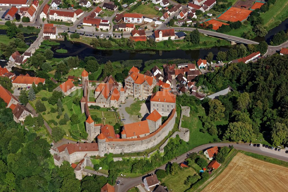 Luftaufnahme Harburg (Schwaben) - Burgmauern der Burg Harburg in Harburg (Schwaben) im Bundesland Bayern, Deutschland