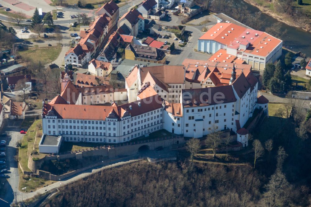 Colditz aus der Vogelperspektive: Burgmauern und Schloss in Colditz im Bundesland Sachsen, Deutschland