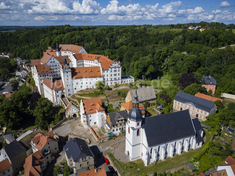 Colditz aus der Vogelperspektive: Burgmauern und Schloss in Colditz im Bundesland Sachsen, Deutschland