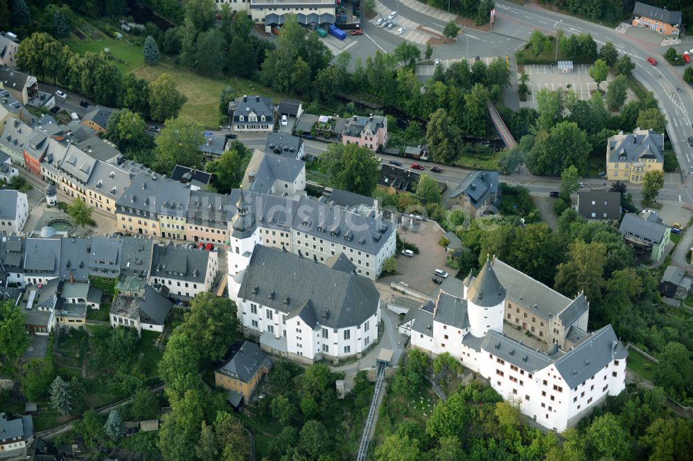 Schwarzenberg/Erzgebirge von oben - Burgmauern Schloß Schwarzenberg in Schwarzenberg/Erzgebirge im Bundesland Sachsen, Deutschland