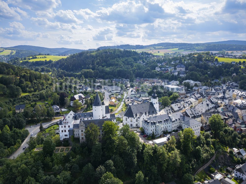 Schwarzenberg/Erzgebirge aus der Vogelperspektive: Burgmauern Schloß Schwarzenberg in Schwarzenberg/Erzgebirge im Bundesland Sachsen, Deutschland