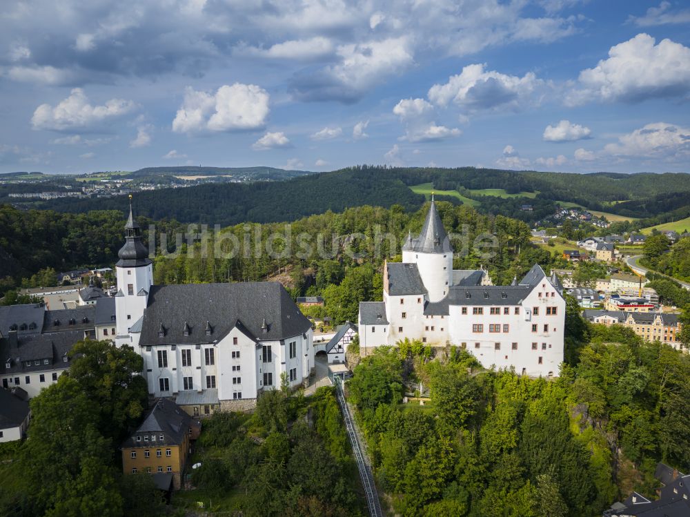 Schwarzenberg/Erzgebirge aus der Vogelperspektive: Burgmauern Schloß Schwarzenberg in Schwarzenberg/Erzgebirge im Bundesland Sachsen, Deutschland