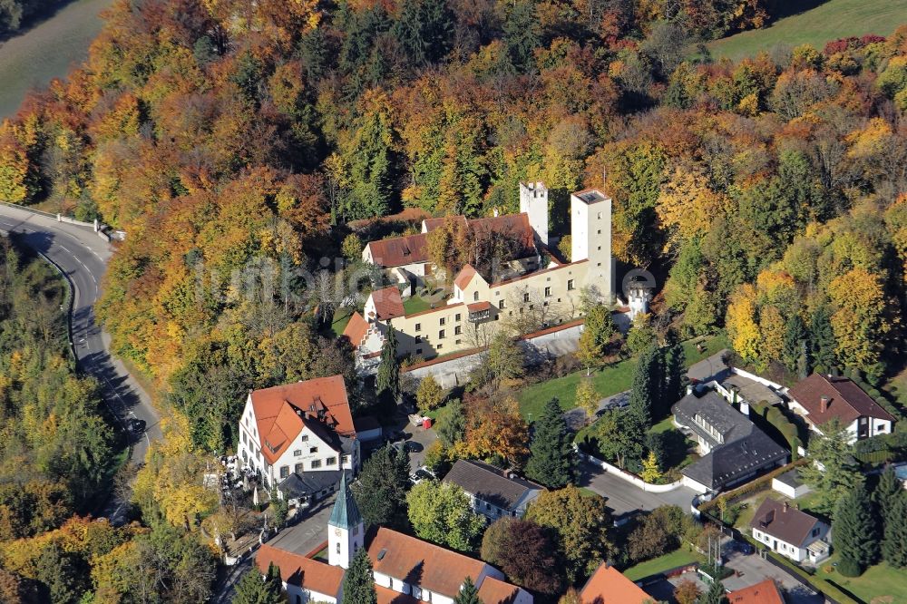 Grünwald von oben - Burgmuseum Grünwald im Bundesland Bayern