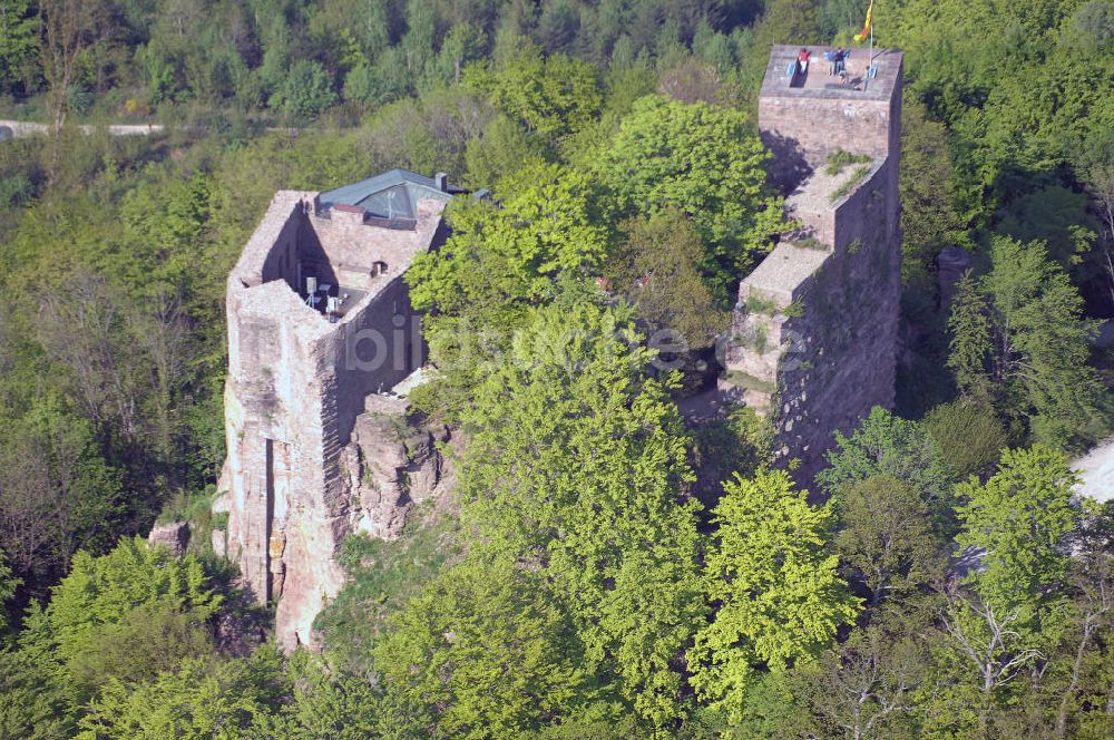 EBERSTEIN aus der Vogelperspektive: Burgruine Alt-Eberstein in Baden-Würtemberg