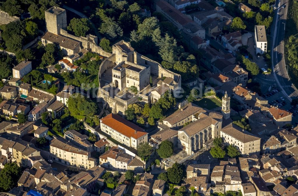 Luftbild Montélimar - Burgruine des Chateau des Adhémar in Montélimar in Frankreich