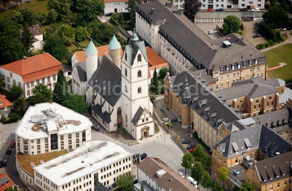 Paderborn aus der Vogelperspektive: Busdorfkirche Paderborn im Bundesland Nordrhein-Westfalen