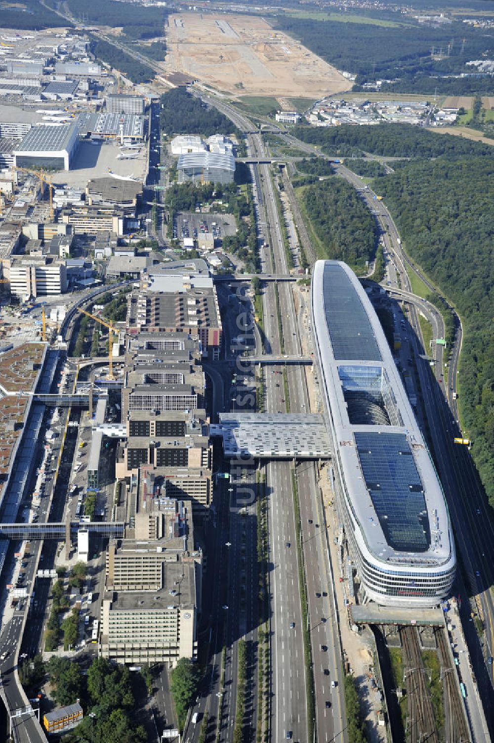 Luftaufnahme Frankfurt am Main - Businesscenter The Squaire, vormals als Airrail Center Frankfurt