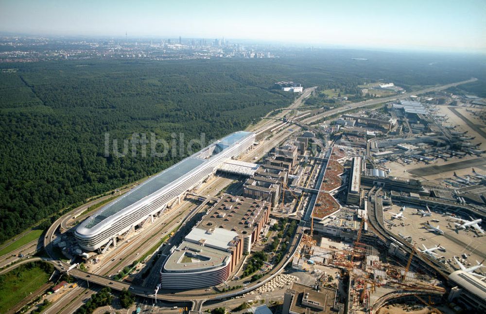 Frankfurt am Main aus der Vogelperspektive: Businesscenter The Squaire, vormals als Airrail Center Frankfurt